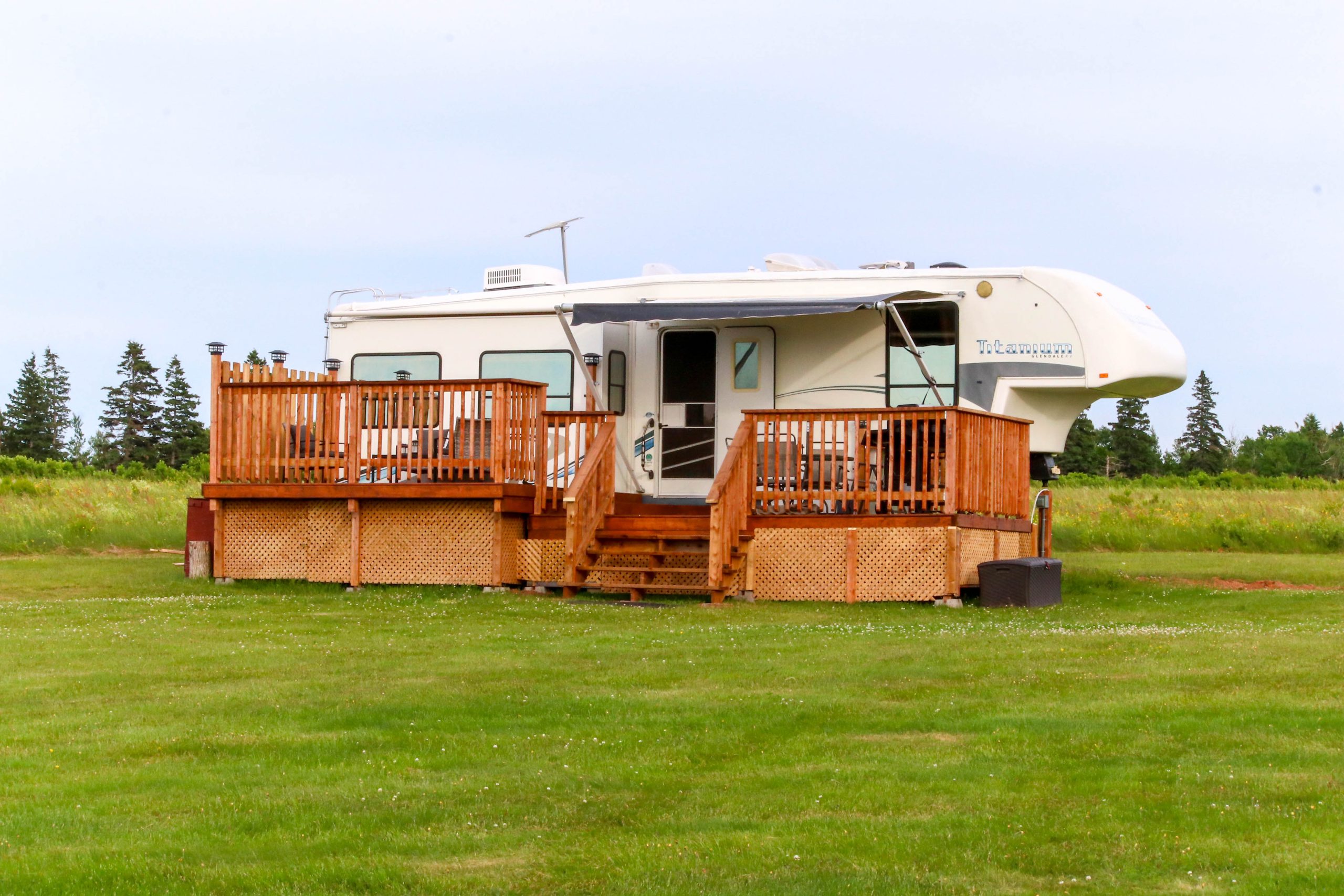 Fifth Wheel's A Charm - Cozy RV Short Term Vacation Rental in Murray Corner, New Brunswick