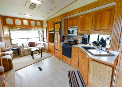 Fifth Wheel's A Charm - Cozy RV Short Term Vacation Rental in Murray Corner, New Brunswick